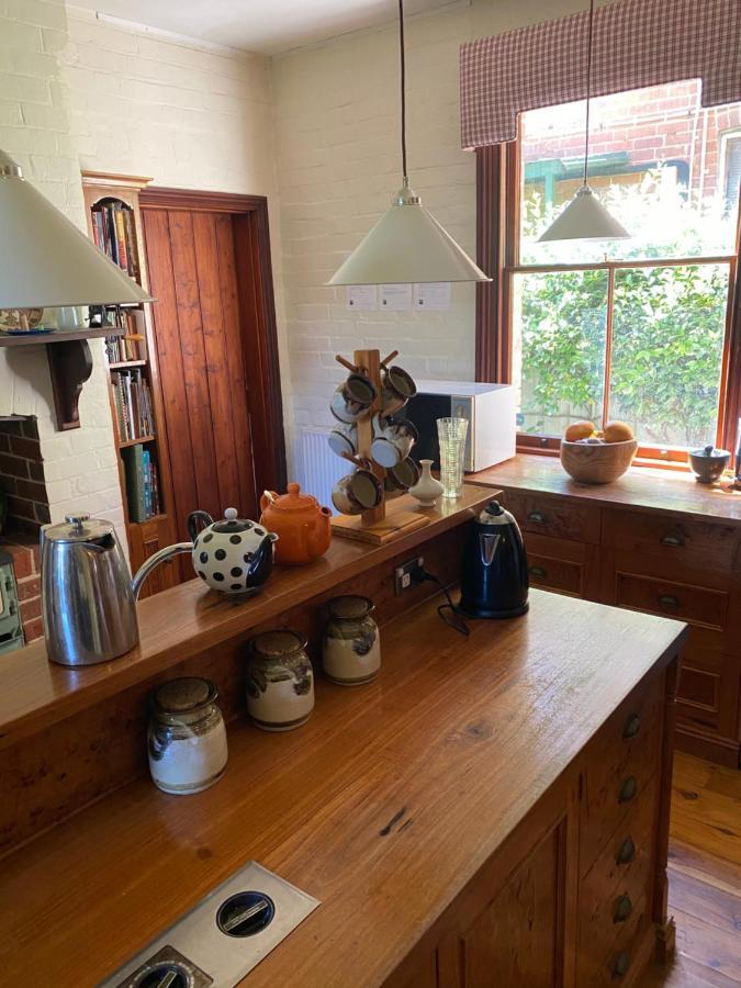 Yass Central Bed & Breakfast Bagian luar foto